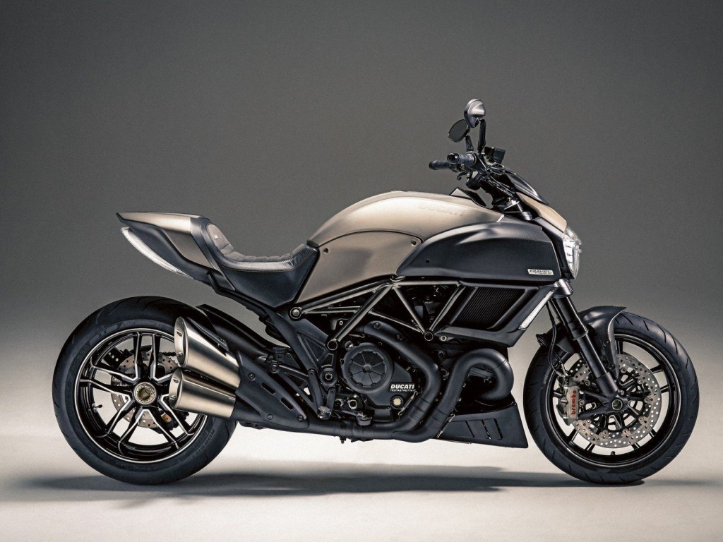 Ducati-Motorbike-43