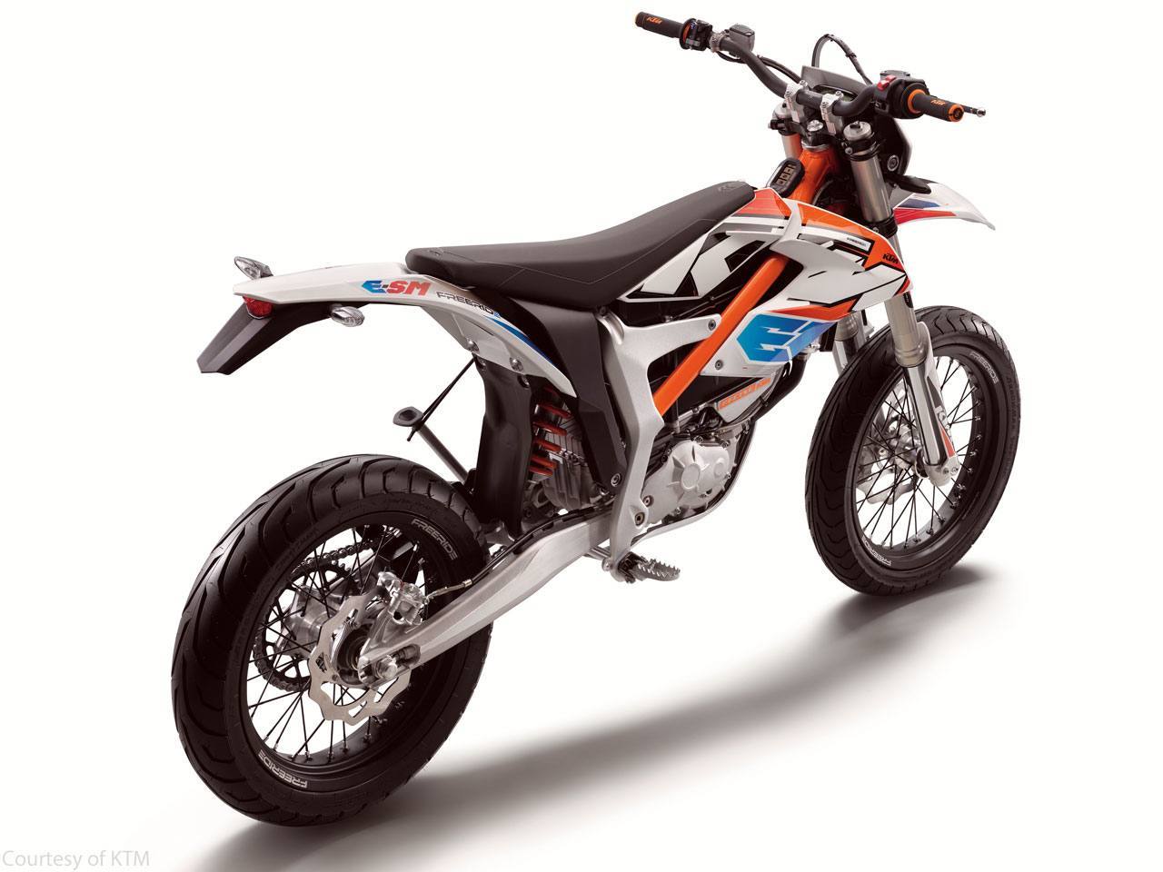 KTM presenta la nueva Freeride E-SM eléctrica para el asfalto