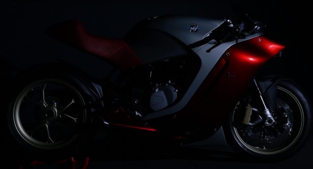 MV Agusta destapa a medias la nueva F4Z 2017 diseñada por Zagato