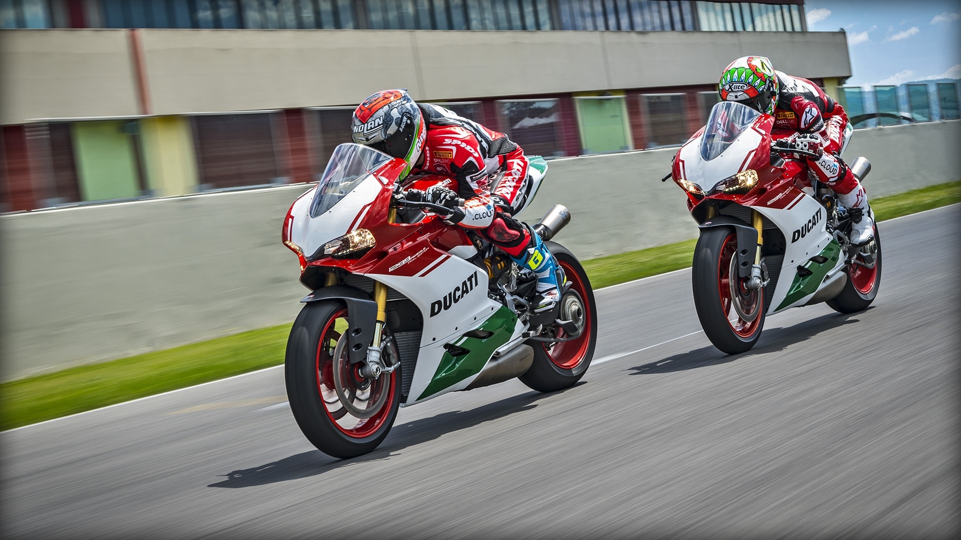 Ducati 1299 PANIGALE R FINAL EDITION 2017: tributo al motor bicilíndrico